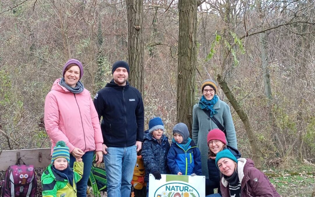 Wald-Kinder-Garten „Die Waldkäfer“ erhält die „Natur im Garten“-Plakette!